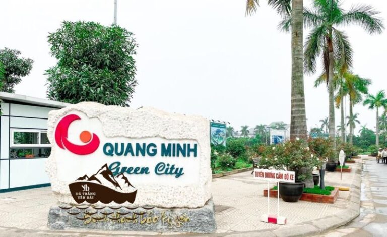Biển tên đá trắng tại Quảng Ninh