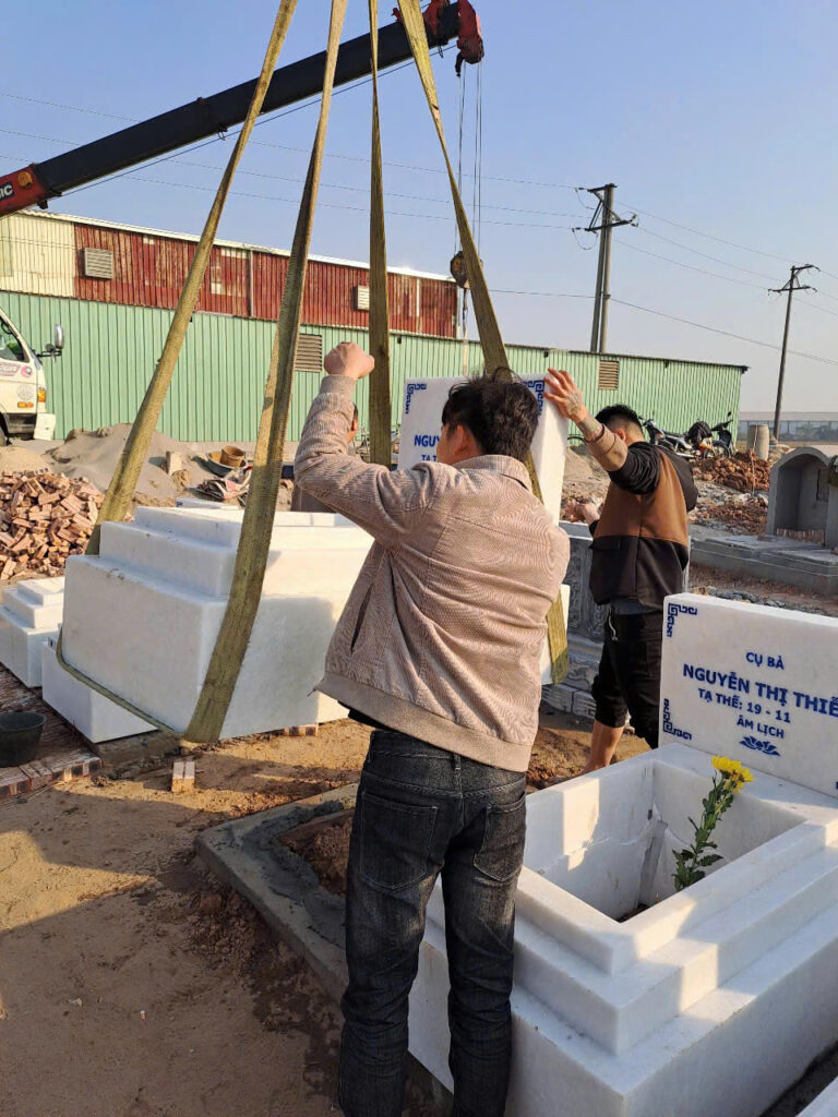 Công trình mộ đá trắng tại Văn Giang , Hưng Yên