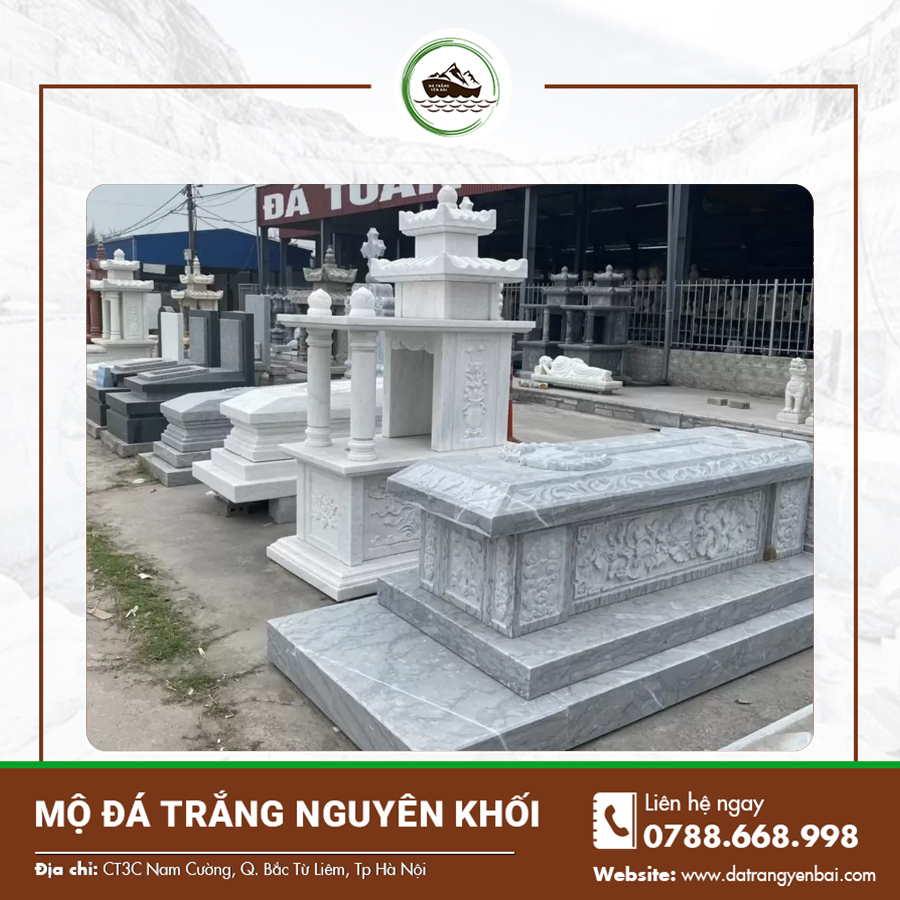 Mộ đôi đá trắng nguyên khối liền khối vững chãi, tượng trưng cho sự trường tồn.