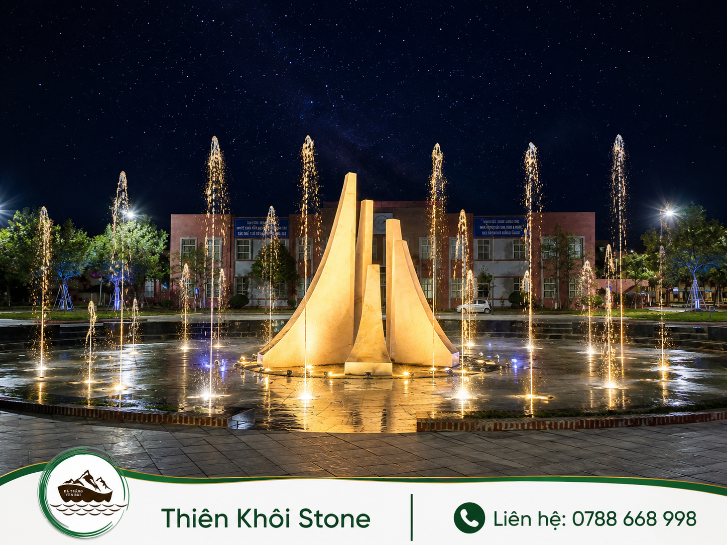 5 khối đá trắng nguyên khối lung linh về đêm với đèn và nước phun tại quảng trường Trường Cao Đẳng Nghề Việt Hàn Bắc Ninh